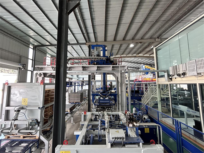 QGM की ZN श्रृंखला के उच्च-स्तरीय नकली पत्थर पीसी ईंट उत्पादन लाइन को दक्षिण-पश्चिम चीन में एक अग्रणी हरित निर्माण सामग्री कंपनी में सफलतापूर्वक उत्पादन में डाल दिया गया।